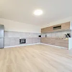 Tolstov - 3 With Terrace - 25 Min Messe Dus Apartamento *