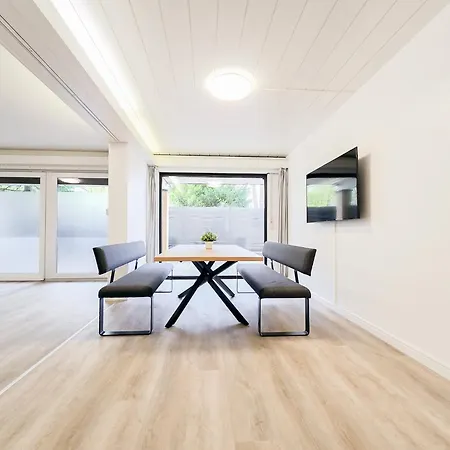 Tolstov - 2 Schlafzimmer - Terrasse - 25 Min Messe Dus 杜伊斯堡